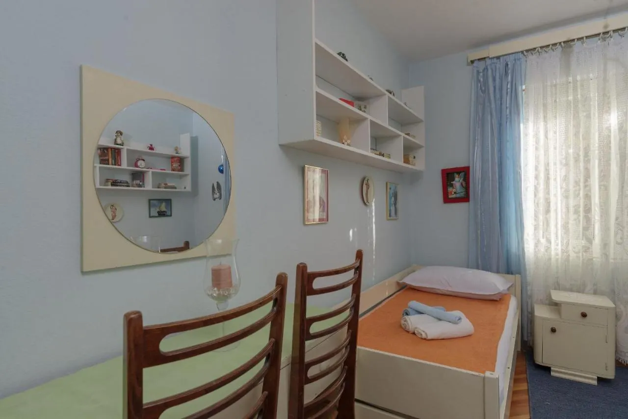 Rooms Mirjana Trogir 2*,  Croatie